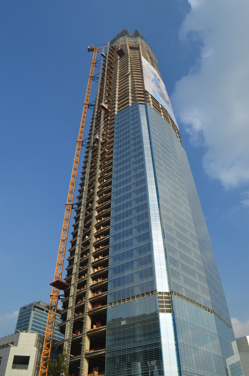 Construction of costanera.