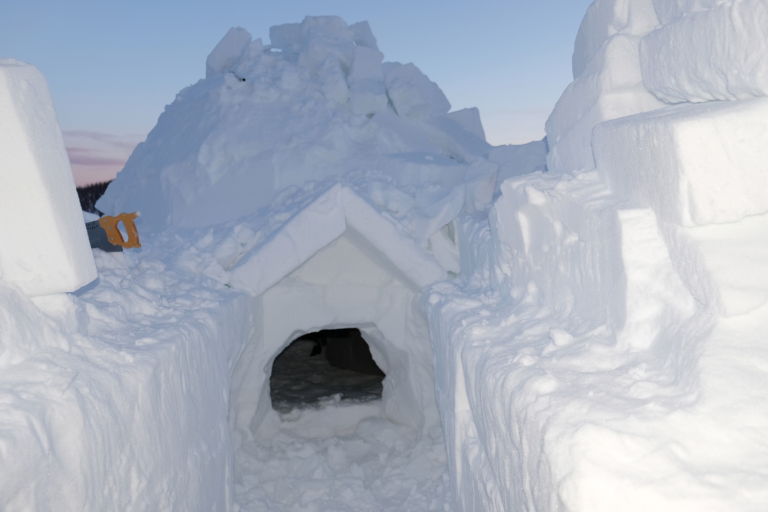 Start of the snow house wiht a connection to the igloo.