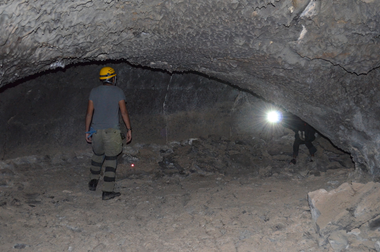 A passage in Xenolith Cave.