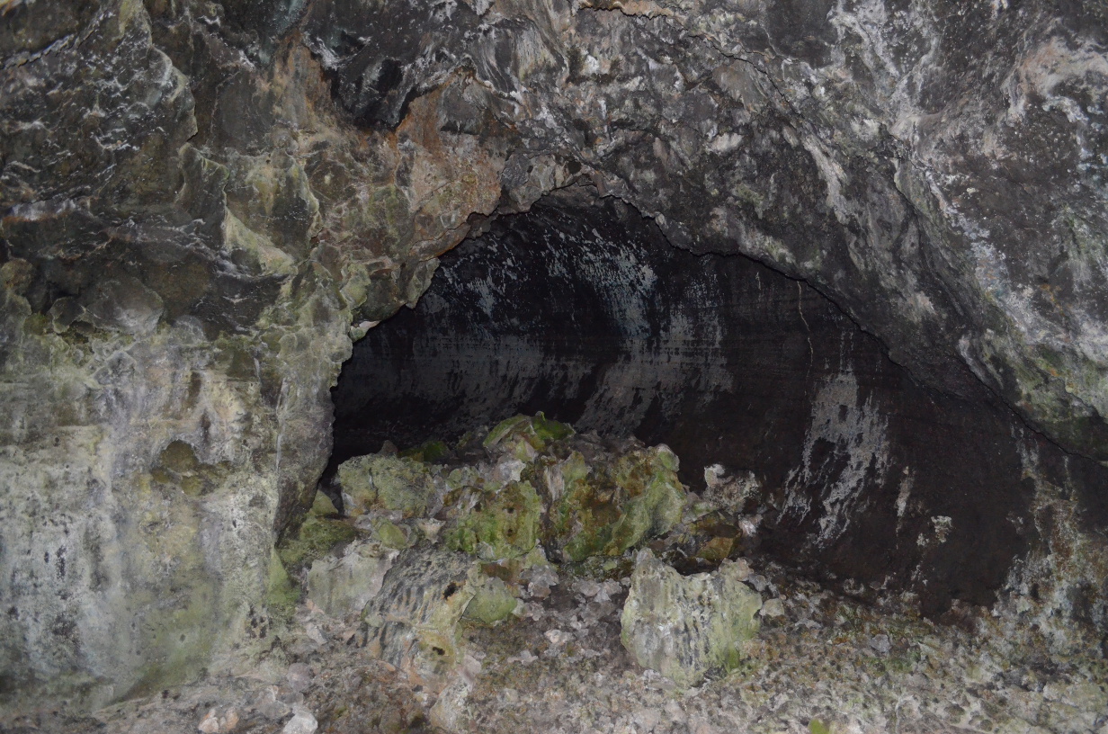 The main passage in Four Windows Cave.