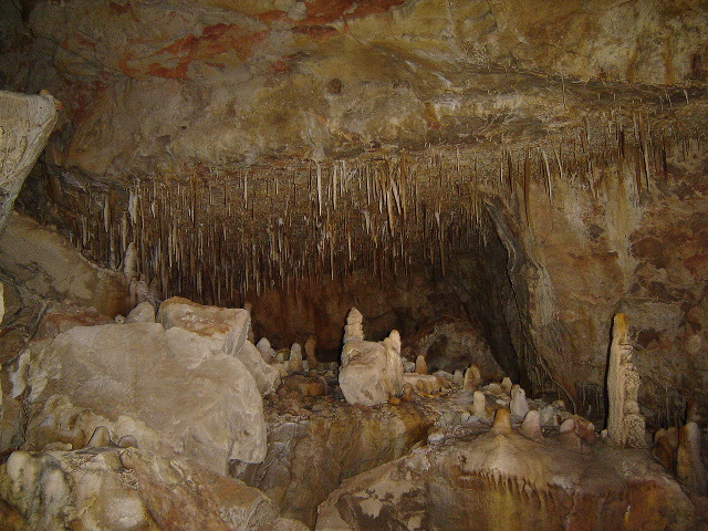 One of the many views in Lincoln Caverns.