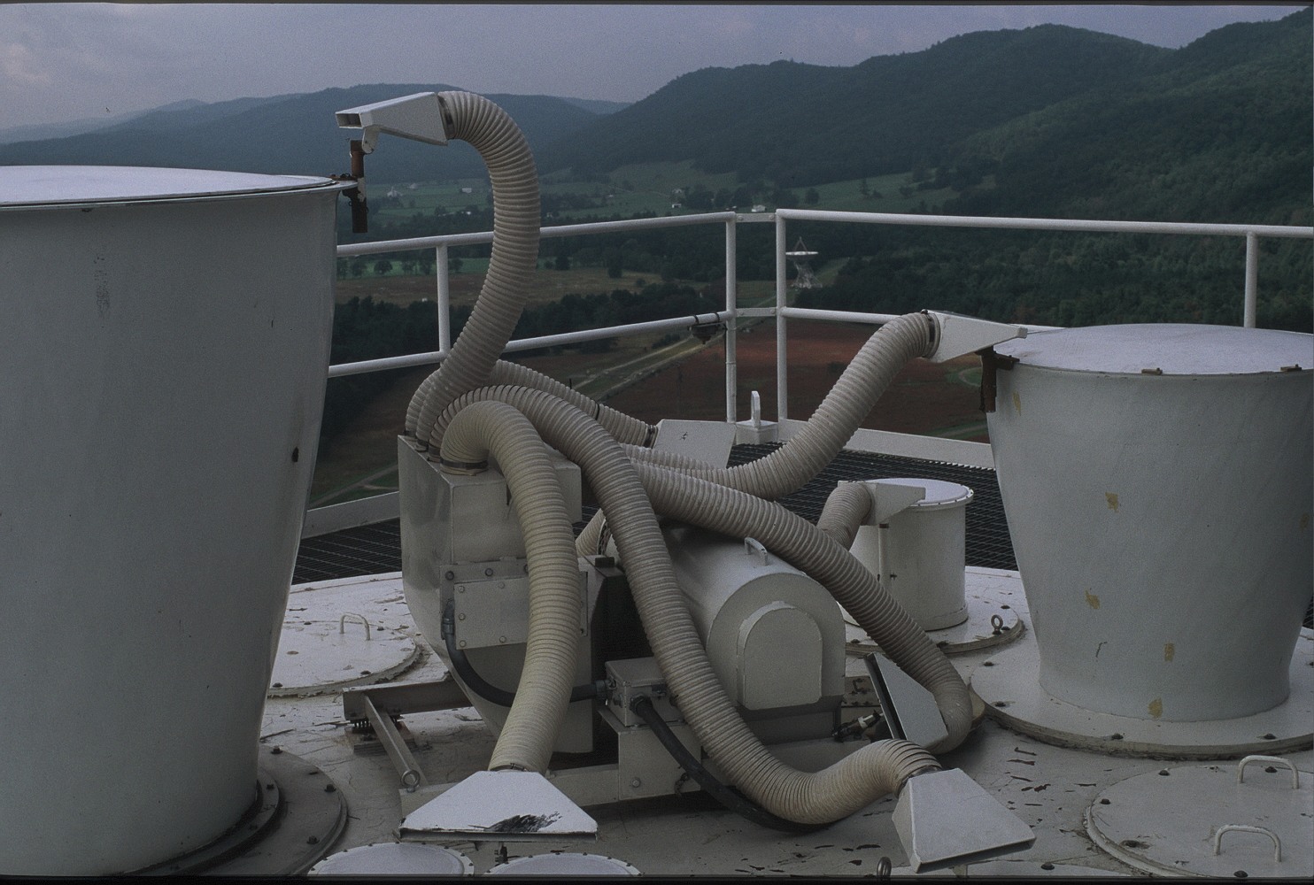 Defroster for the Greenbank Telescope